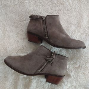 Vionic booties size 7.5